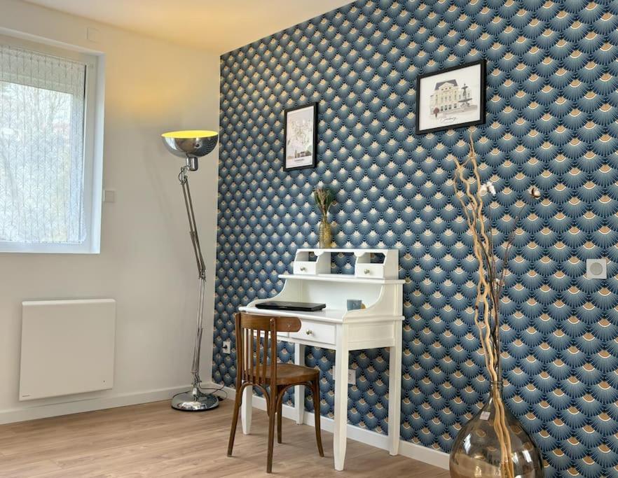 Duplex Parapluies De Cherbourg Netflix Parking Exterior foto
